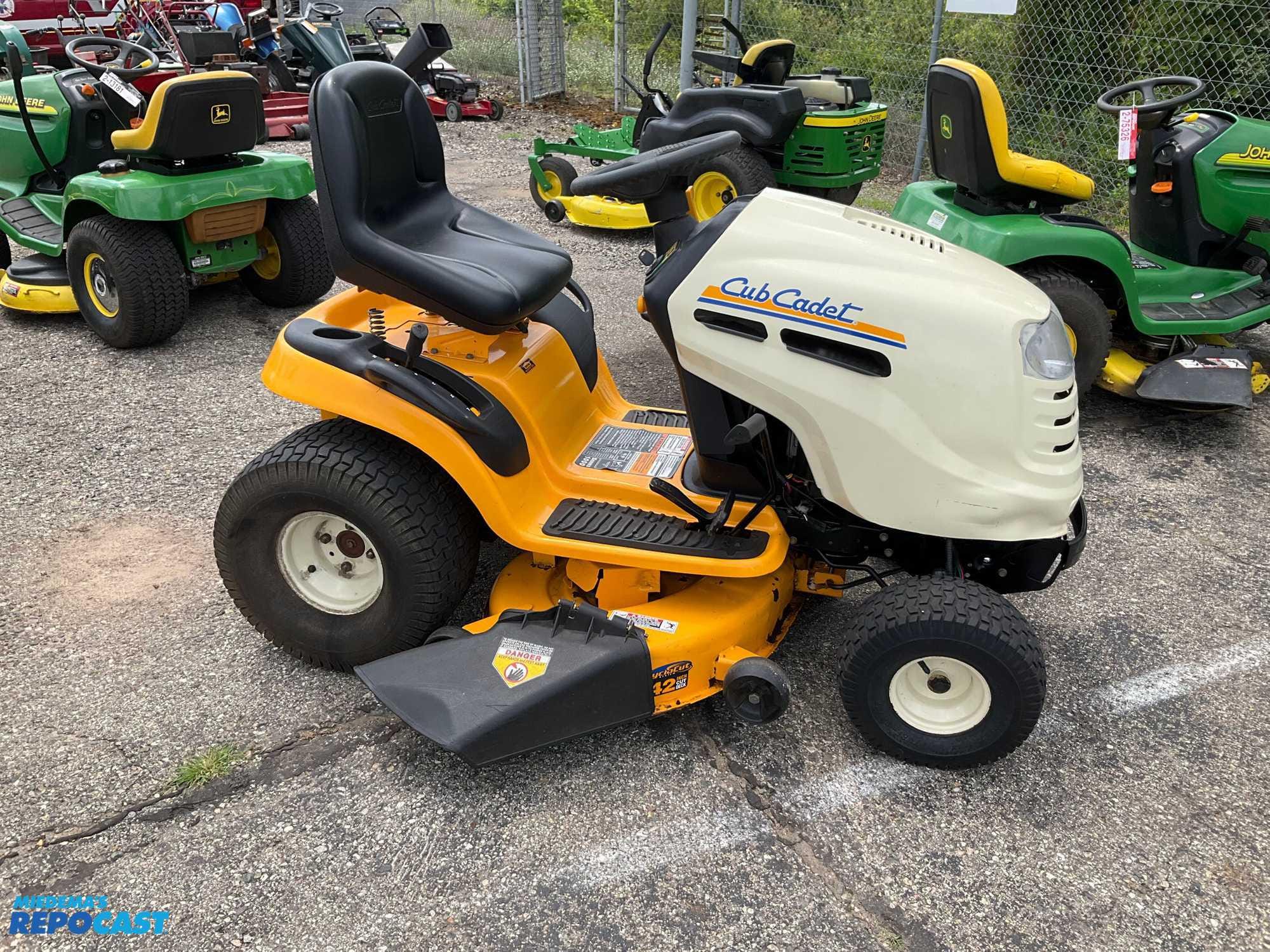 Main image Cub Cadet LT1042