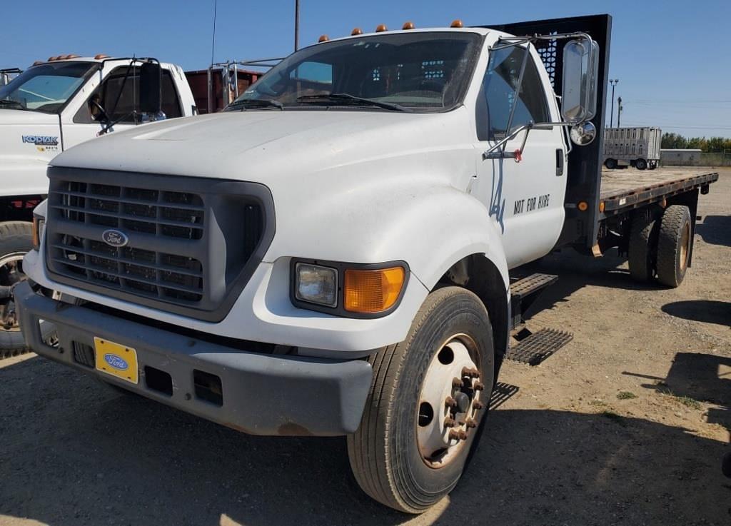 Image of Ford F-650 Primary image