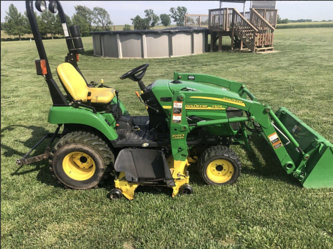 2008 John Deere 2305 Equipment Image0