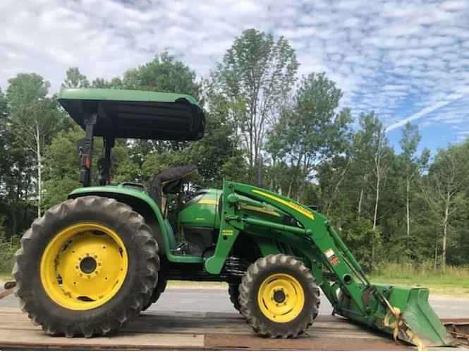 Image of John Deere 4120 Primary Image