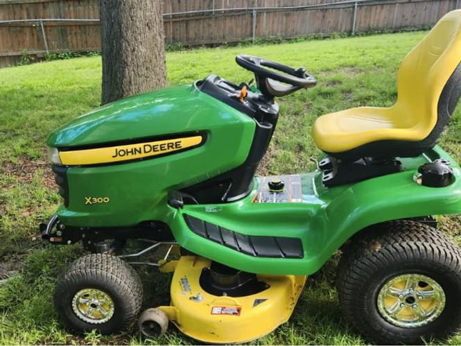 Main image John Deere X300