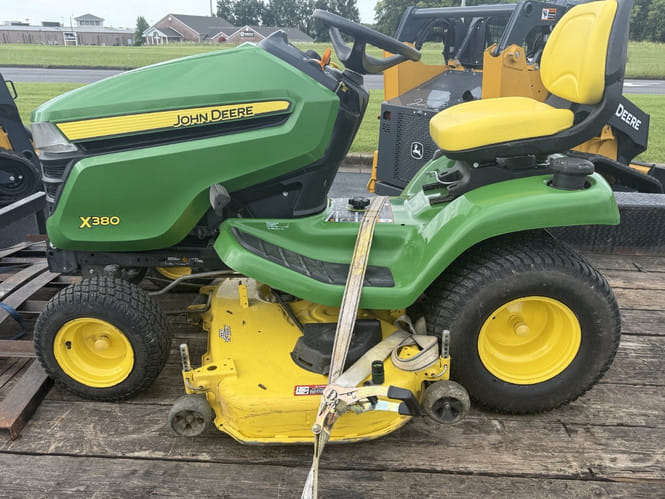 2017 John Deere X380 Equipment Image0