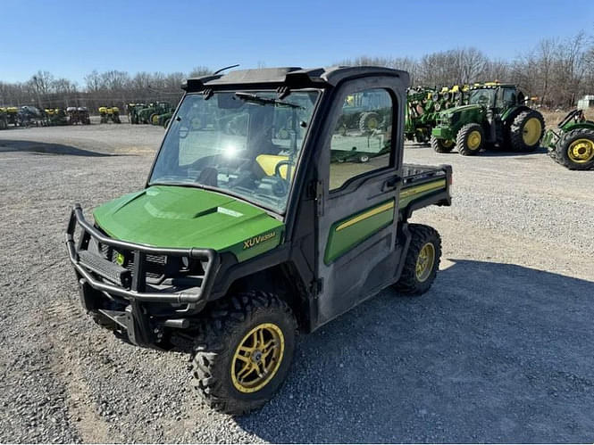 Image of John Deere XUV 835M Primary Image