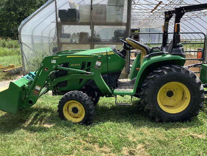 2022 John Deere 3032E Equipment Image0