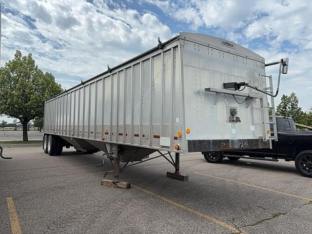 Image of Cornhusker 800 equipment image 2