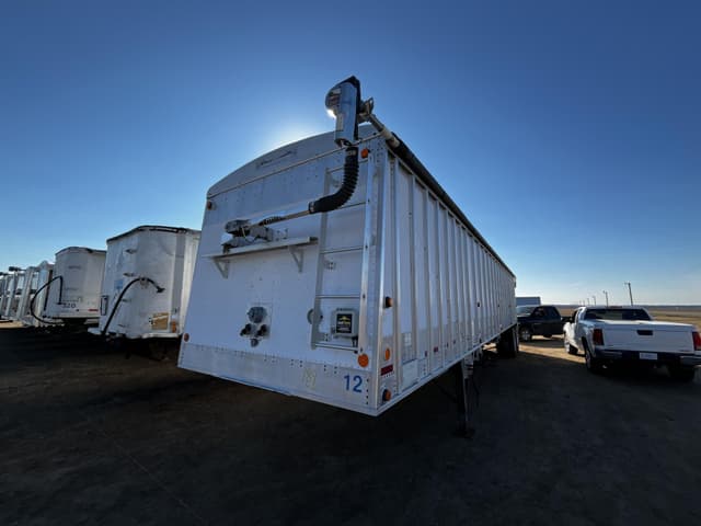 Image of Cornhusker 800 equipment image 2