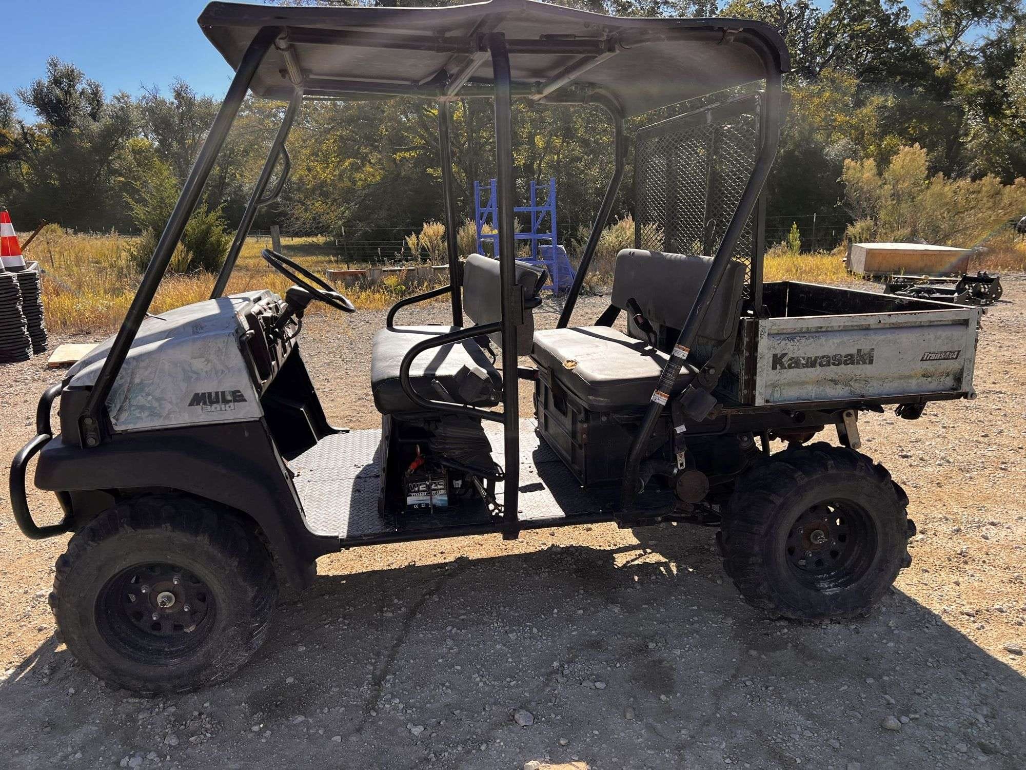 Kawasaki Mule 3010 Equipment Image0