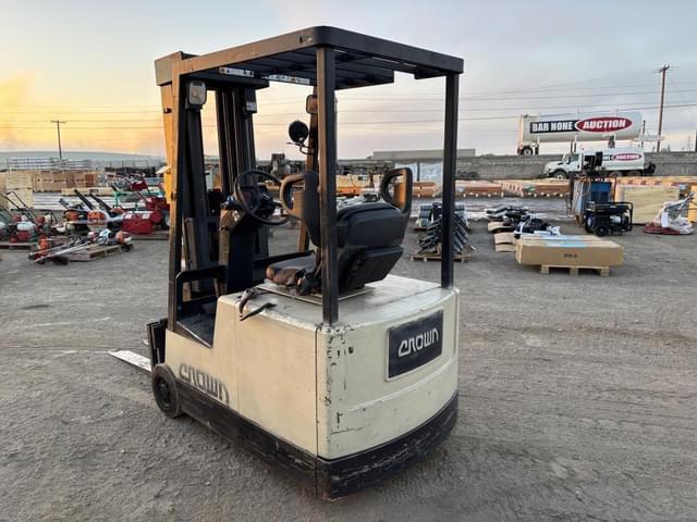 Image of Crown 30SCTT equipment image 3