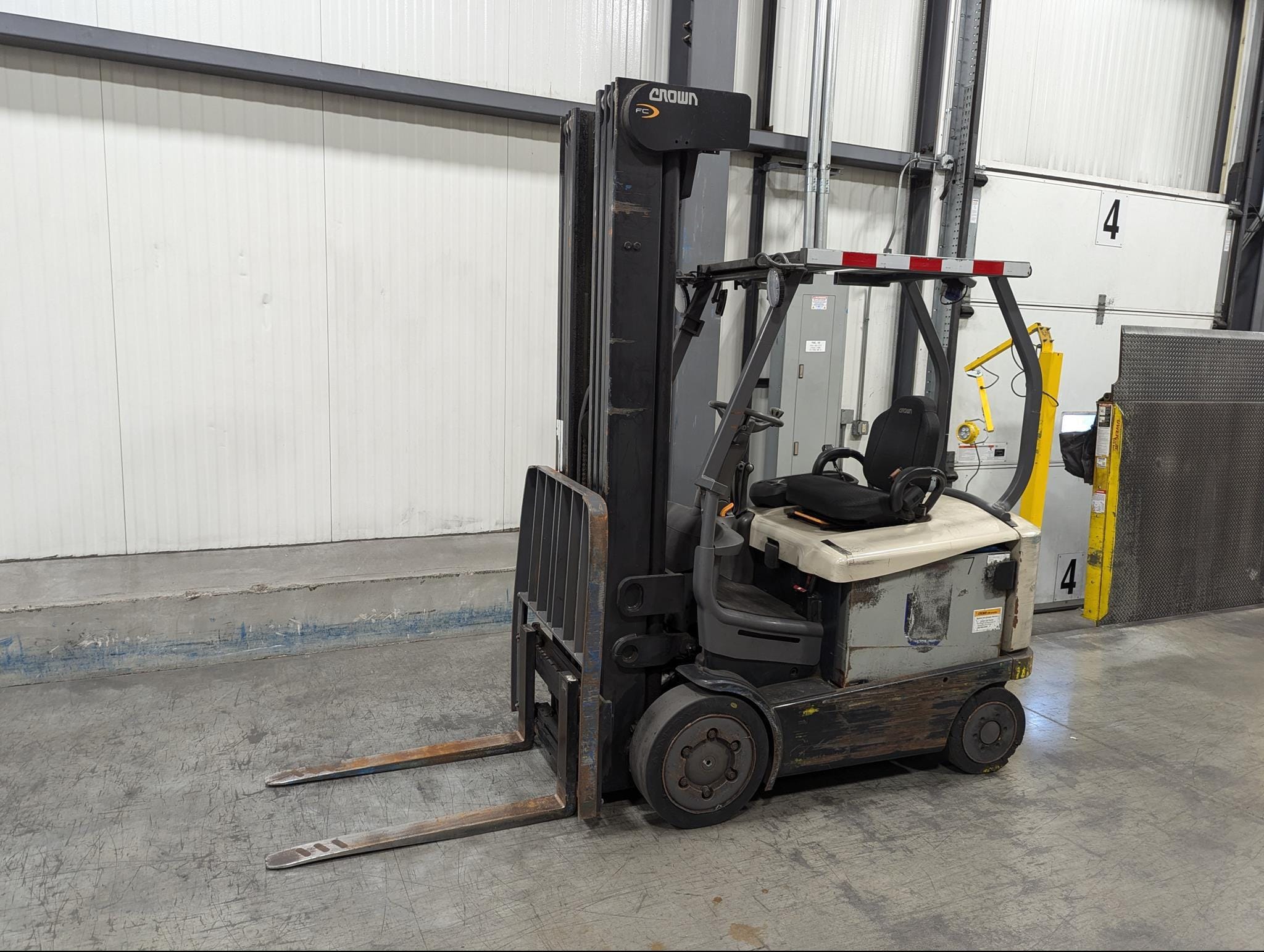 Main image Crown FC5225-50