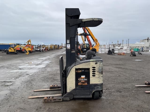 Image of Crown RR5000 equipment image 4