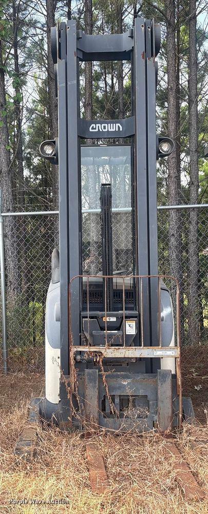 Image of Crown RR5000 equipment image 1