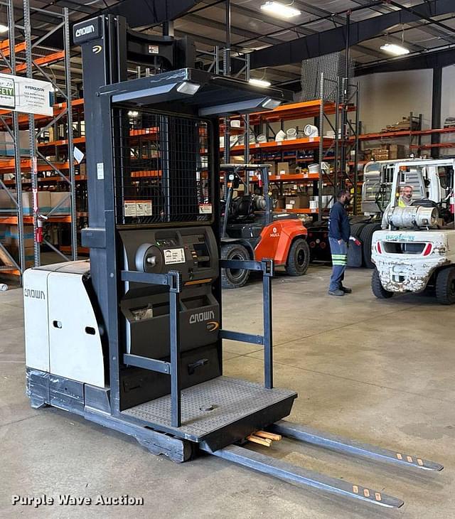 Image of Crown SP3520-30 equipment image 2