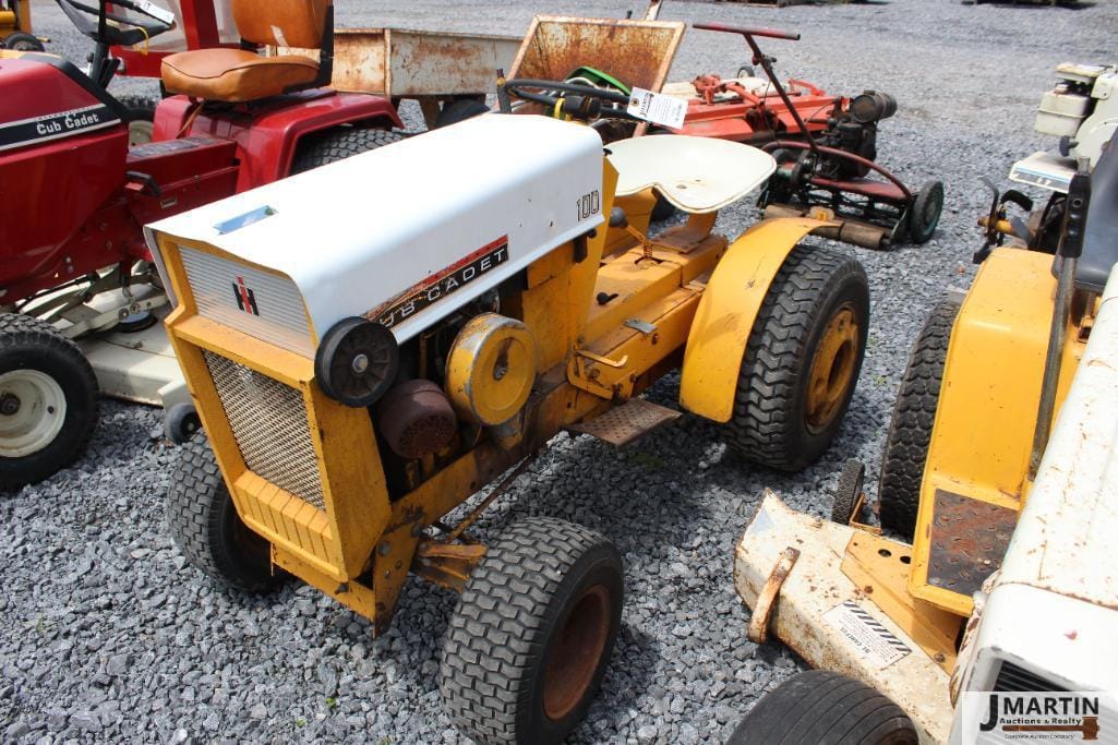 Main image Cub Cadet 100