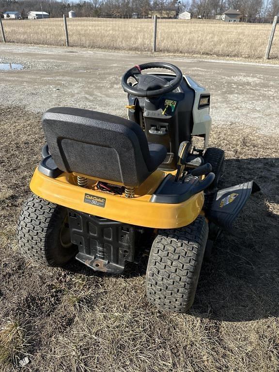 Image of Cub Cadet LTX1040 equipment image 4