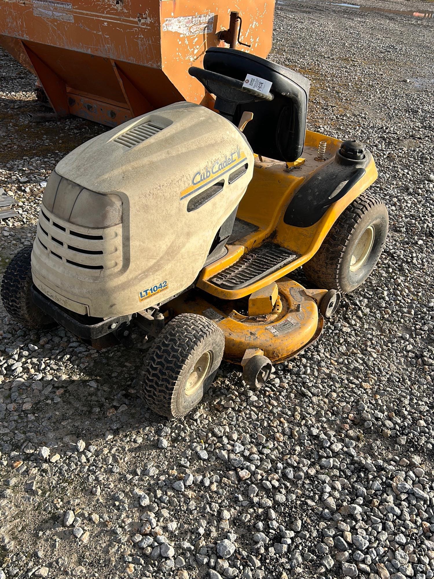 Main image Cub Cadet LT1042