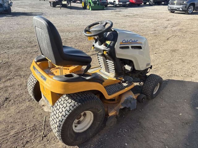 Image of Cub Cadet LT1042 equipment image 3