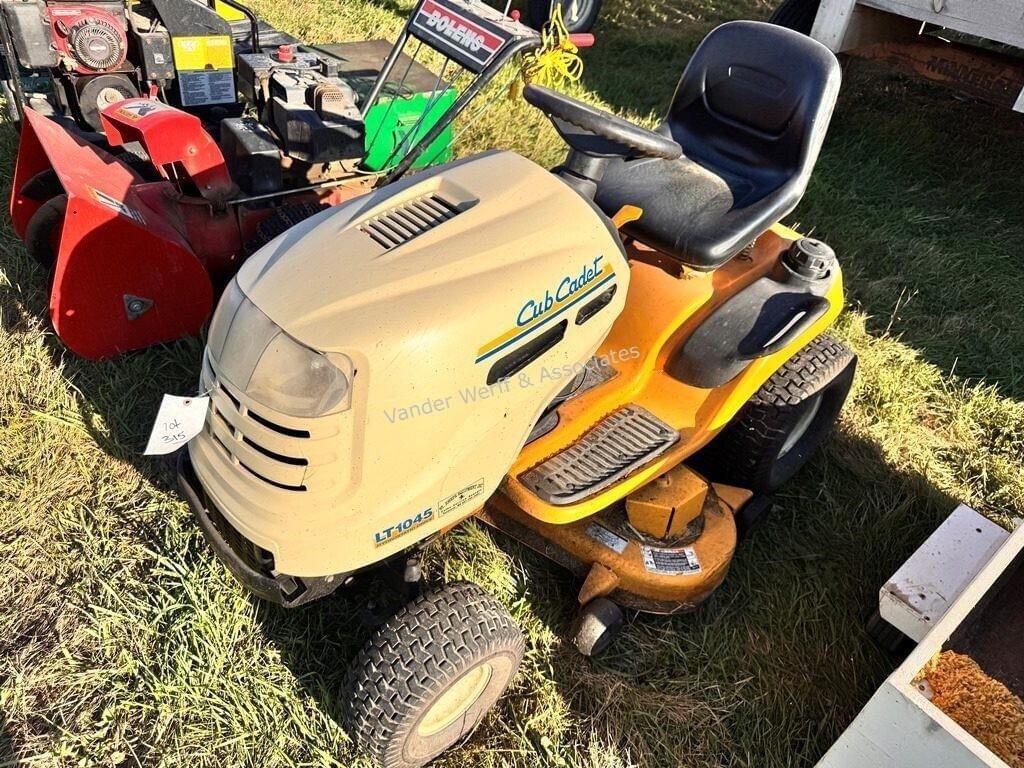 Image of Cub Cadet LT1045 Primary image