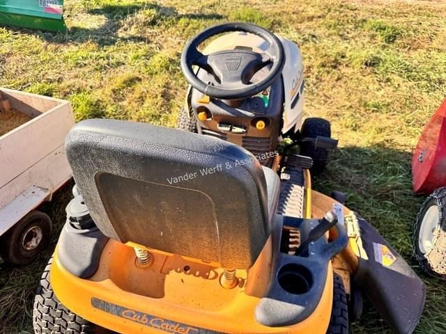 Image of Cub Cadet LT1045 equipment image 4