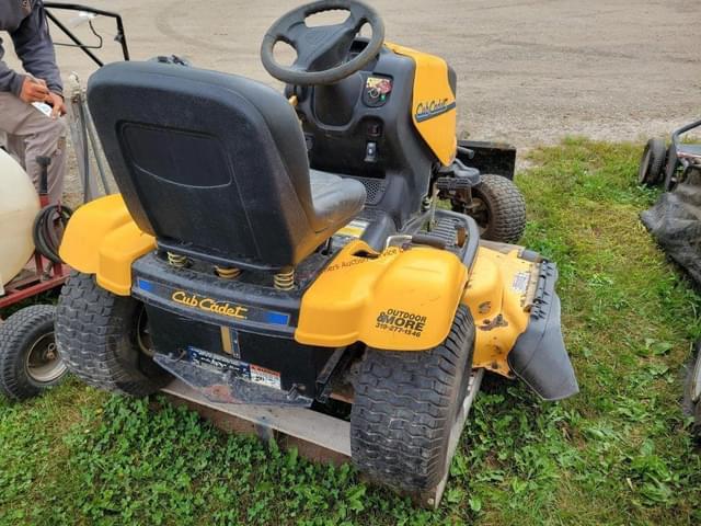 Image of Cub Cadet 1050 equipment image 3