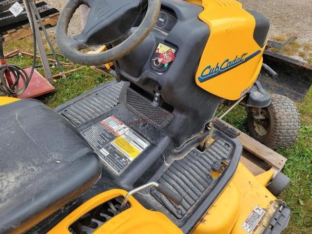 Image of Cub Cadet 1050 equipment image 4