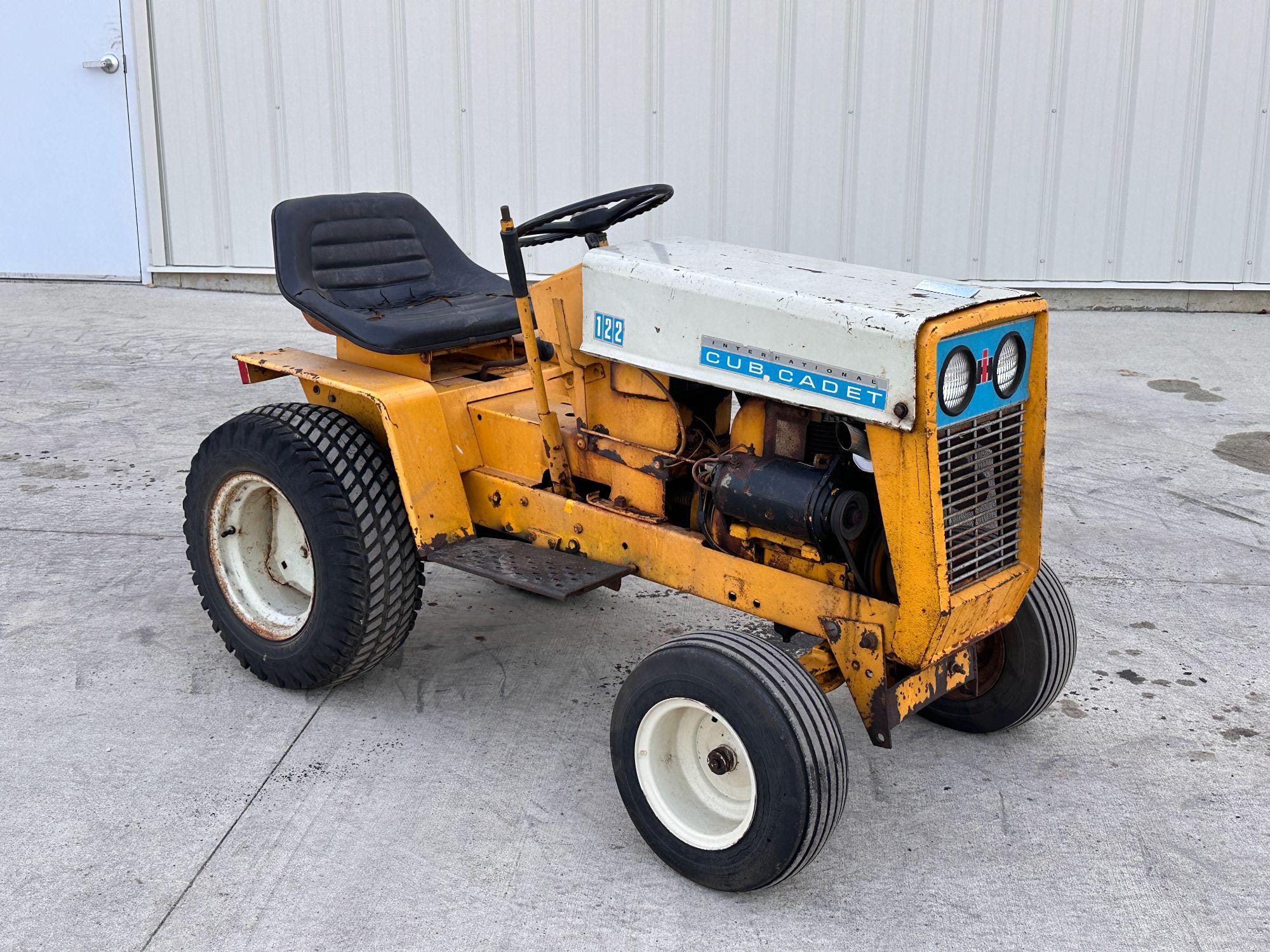 Main image Cub Cadet 122