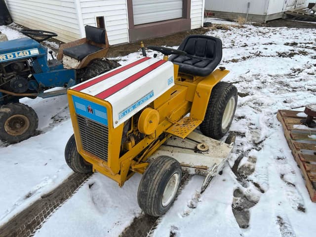 Image of Cub Cadet 122 equipment image 1