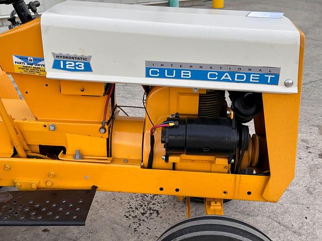 Image of Cub Cadet 123 equipment image 1