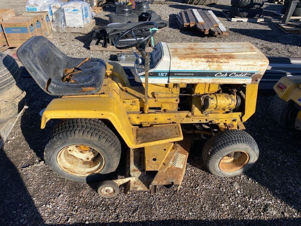 Main image Cub Cadet 127