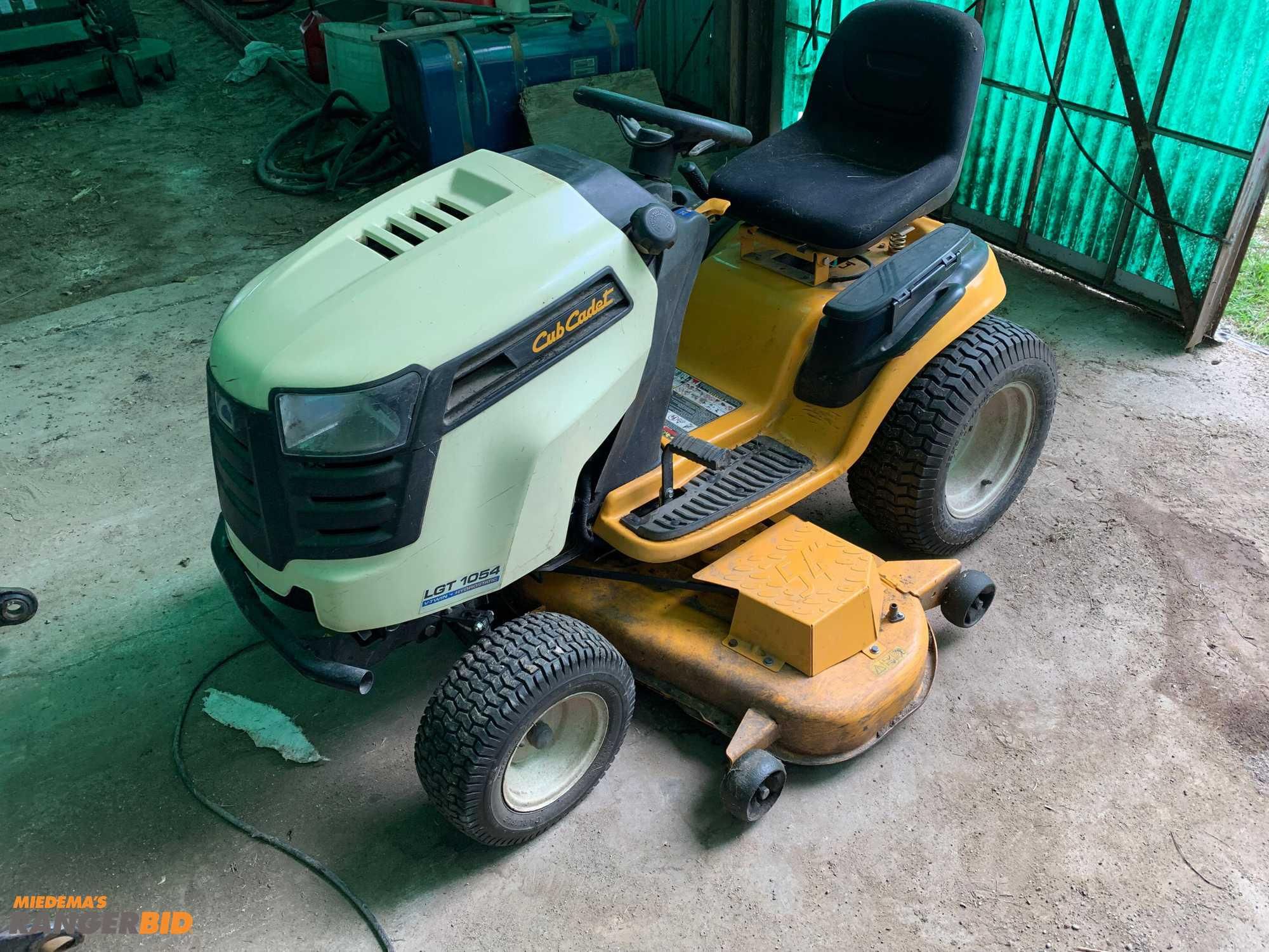 Main image Cub Cadet LGT1054