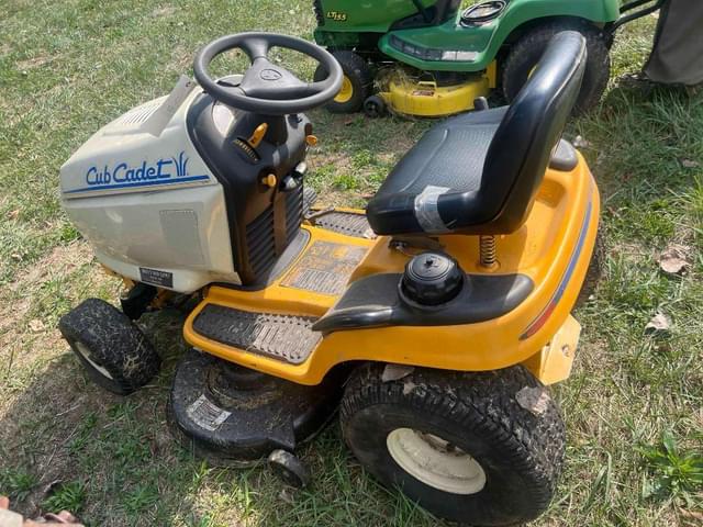 Image of Cub Cadet 1525 equipment image 3