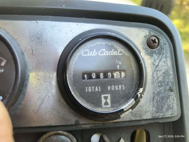 Image of Cub Cadet 1572 equipment image 3