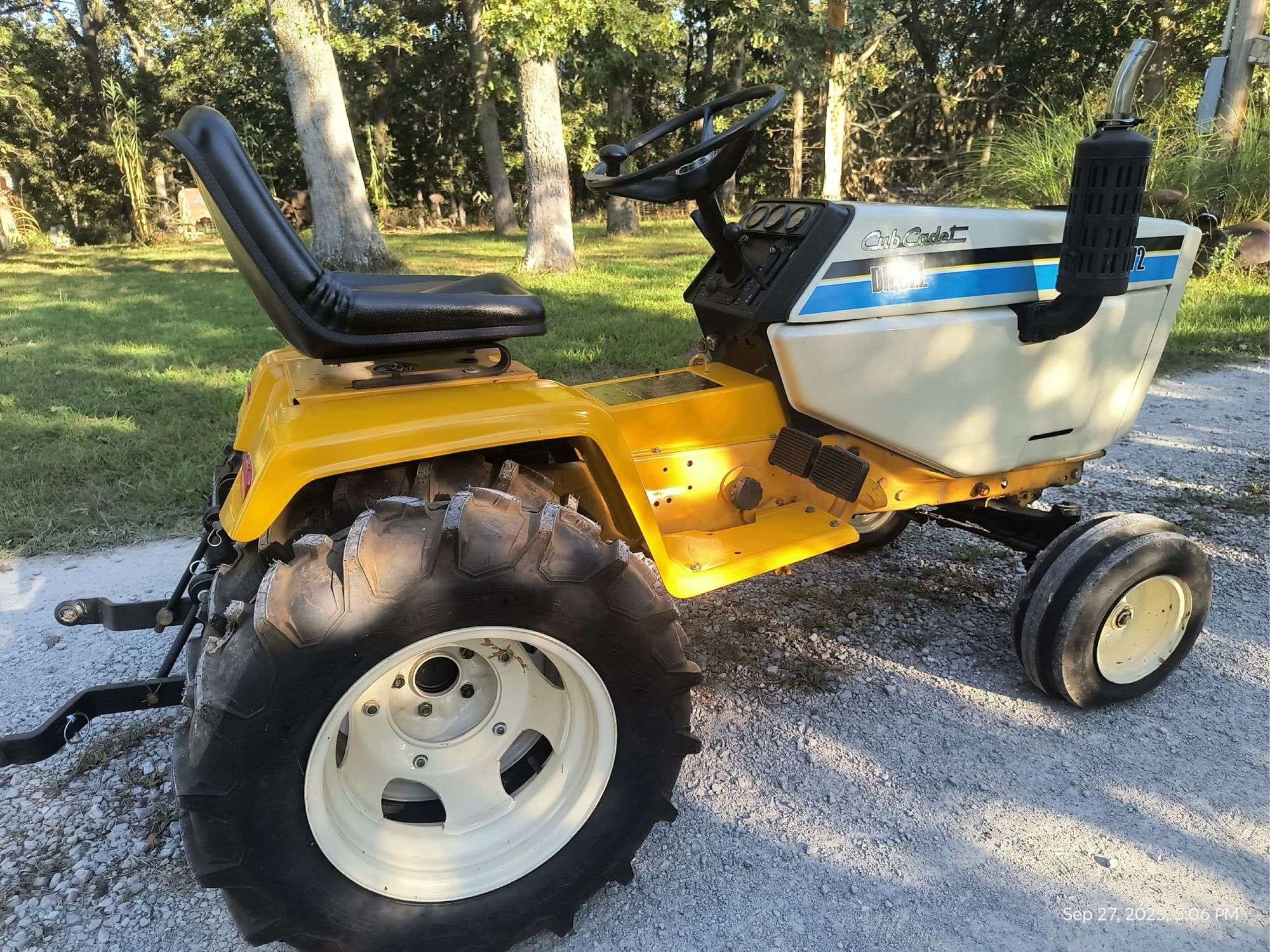 Main image Cub Cadet 1572