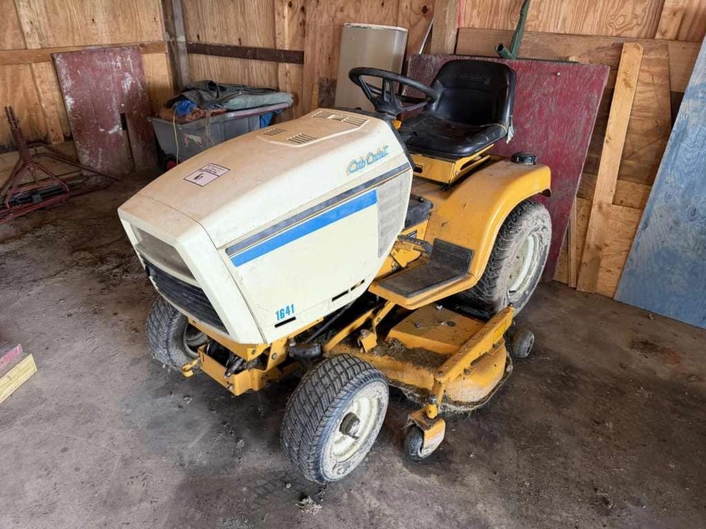 Cub Cadet 1641 Equipment Image0