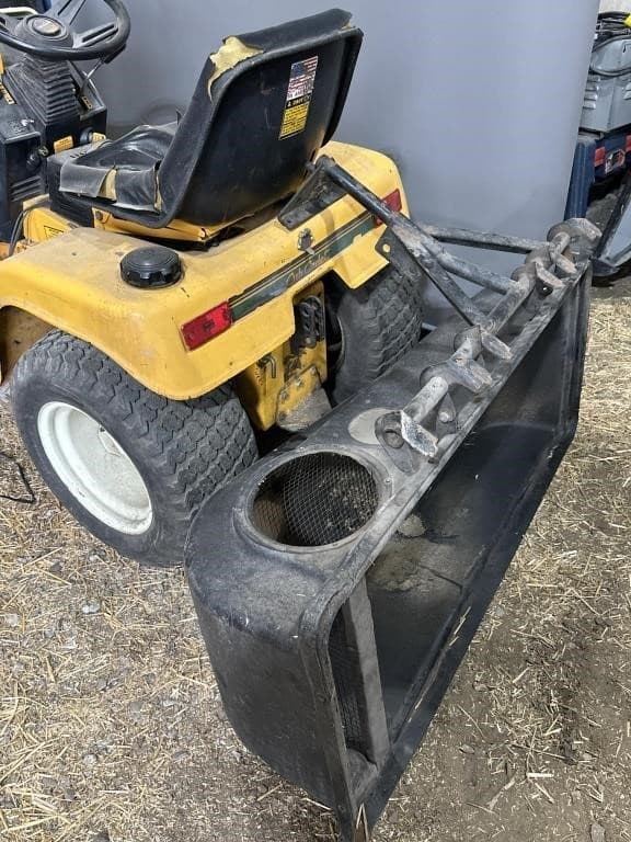 Image of Cub Cadet 1641 equipment image 2