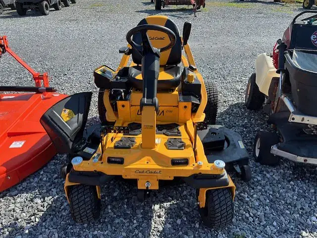 Image of Cub Cadet Ultima ZTS2 equipment image 4