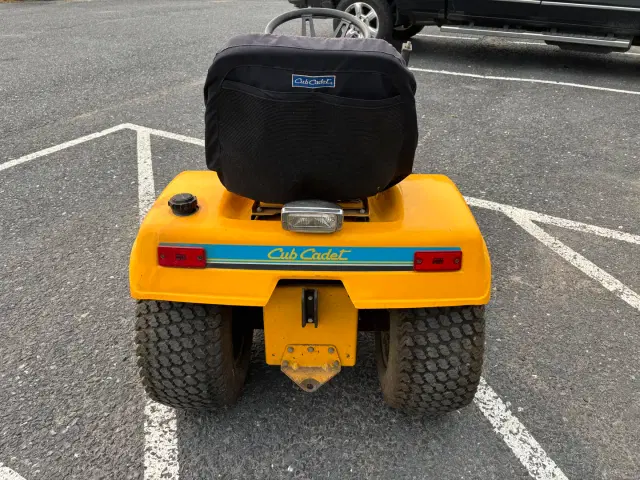 Image of Cub Cadet 1860 equipment image 2
