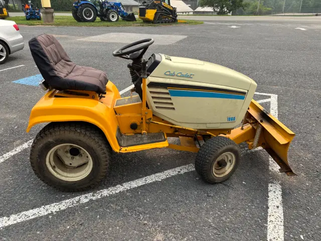 Image of Cub Cadet 1860 equipment image 1