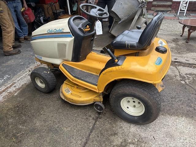 Image of Cub Cadet 2140 equipment image 3
