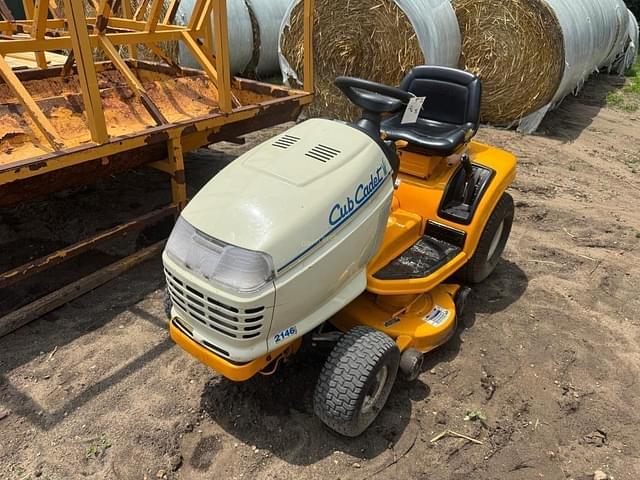Image of Cub Cadet 2146 equipment image 2