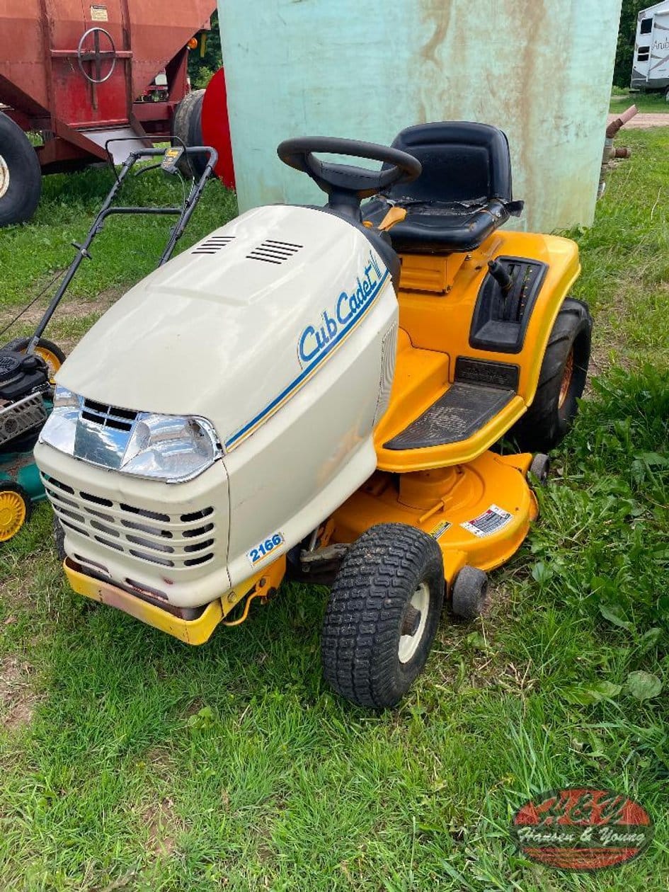 Cub Cadet 2166 Equipment Image0