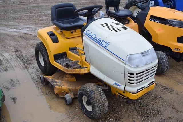 Image of Cub Cadet 2166 equipment image 1