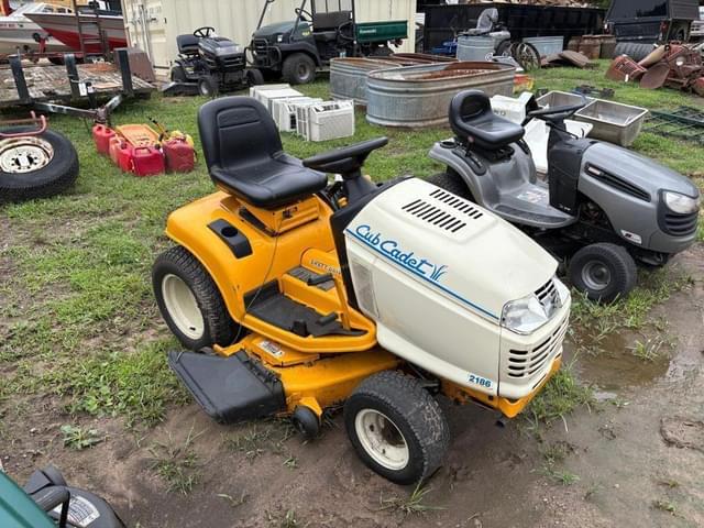 Image of Cub Cadet 2186 equipment image 2