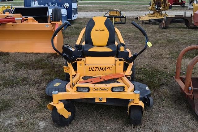 Image of Cub Cadet Ultima ZT1 equipment image 1