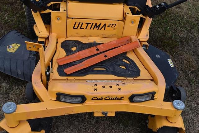 Image of Cub Cadet Ultima ZT1 equipment image 3