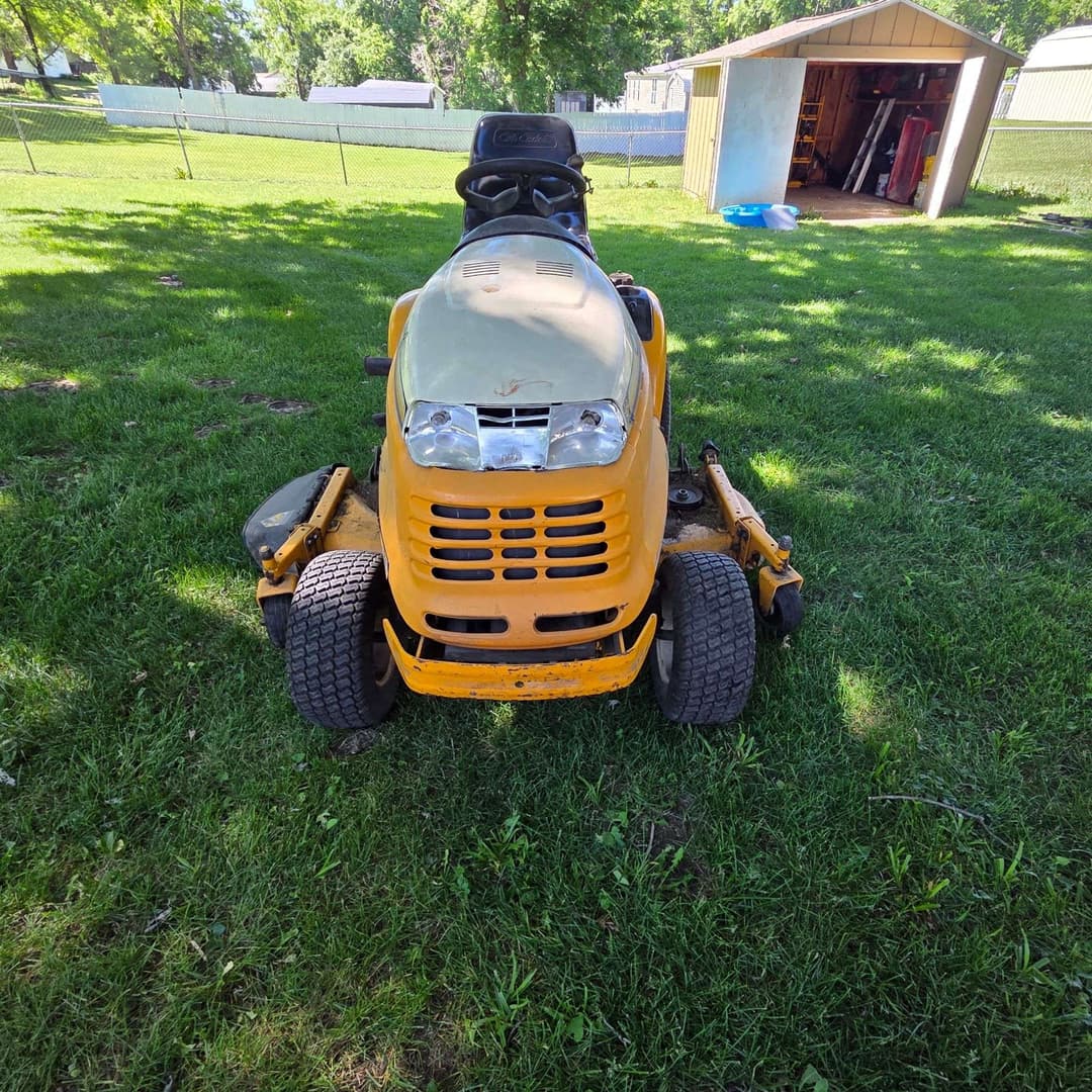 Image of Cub Cadet 3240 Image 1