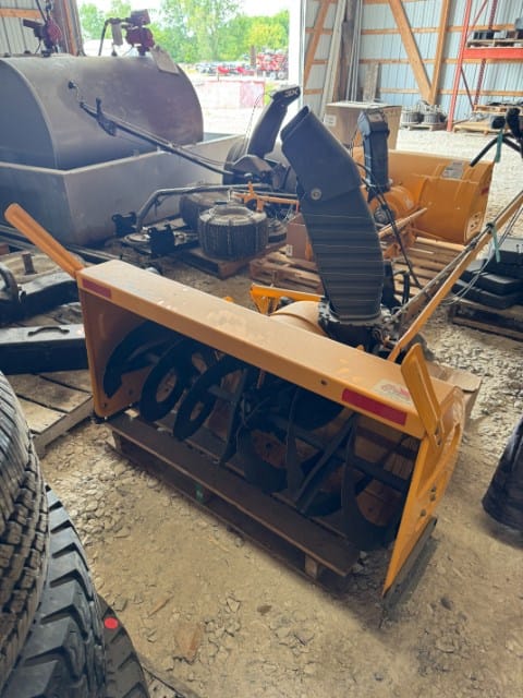 Cub Cadet 353 Equipment Image0