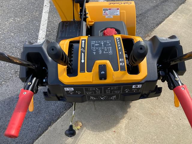 Image of Cub Cadet 3X28 equipment image 2