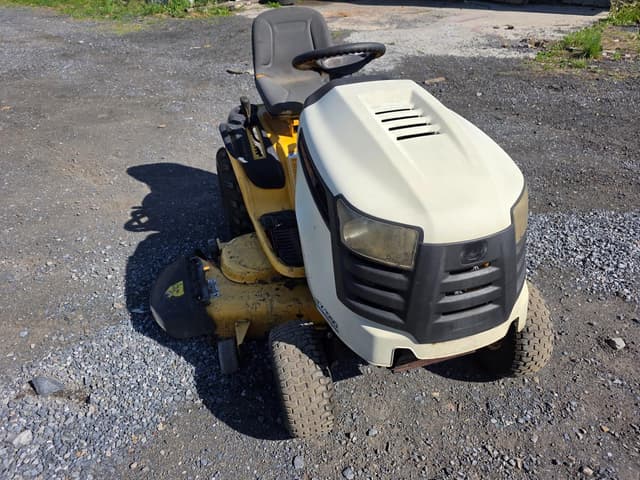 Image of Cub Cadet LTX1050 equipment image 3