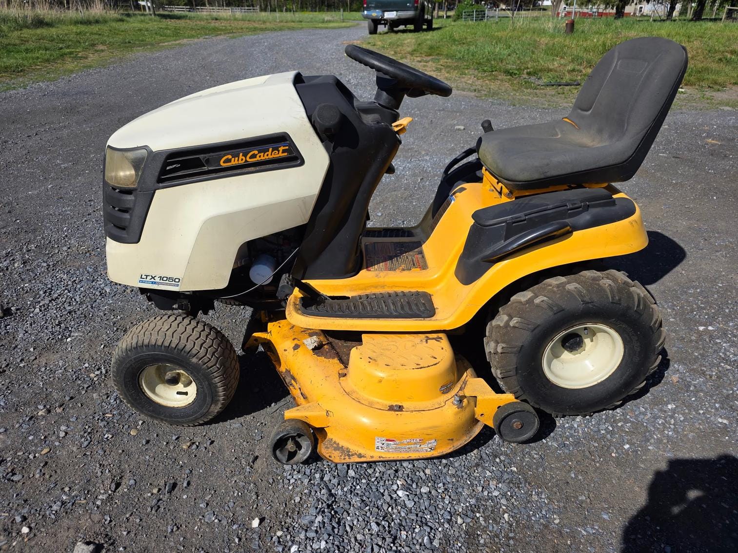 Cub Cadet LTX1050 Equipment Image0