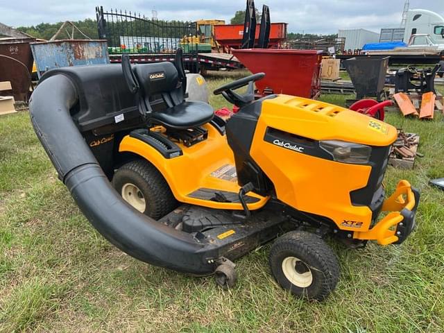 Image of Cub Cadet XT2 equipment image 2